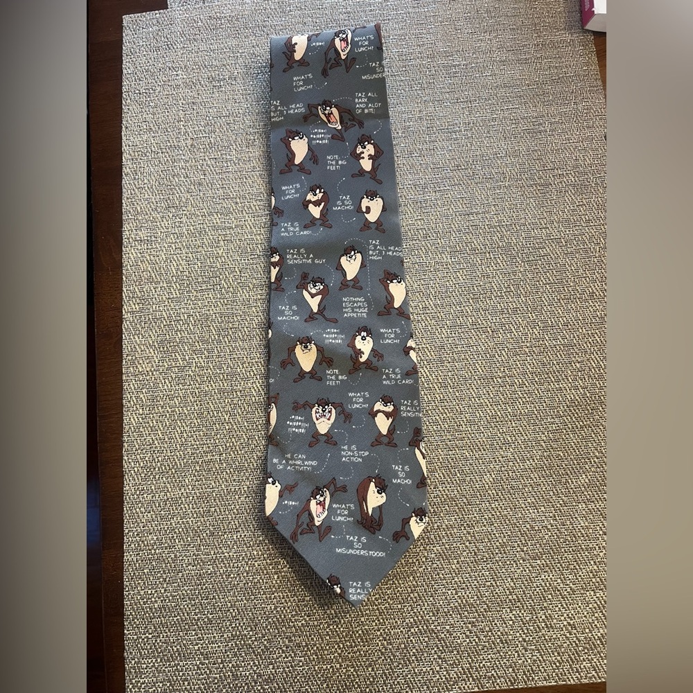 Warner Bros. ‎ Tasmanian Devil 100% silk tie